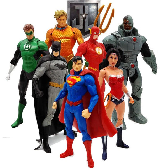7 style Batman Superman Green Lantern Wonders Woman Anime Figur Aquamans Flashs Anime Figur about 18cm High with Movable Joints