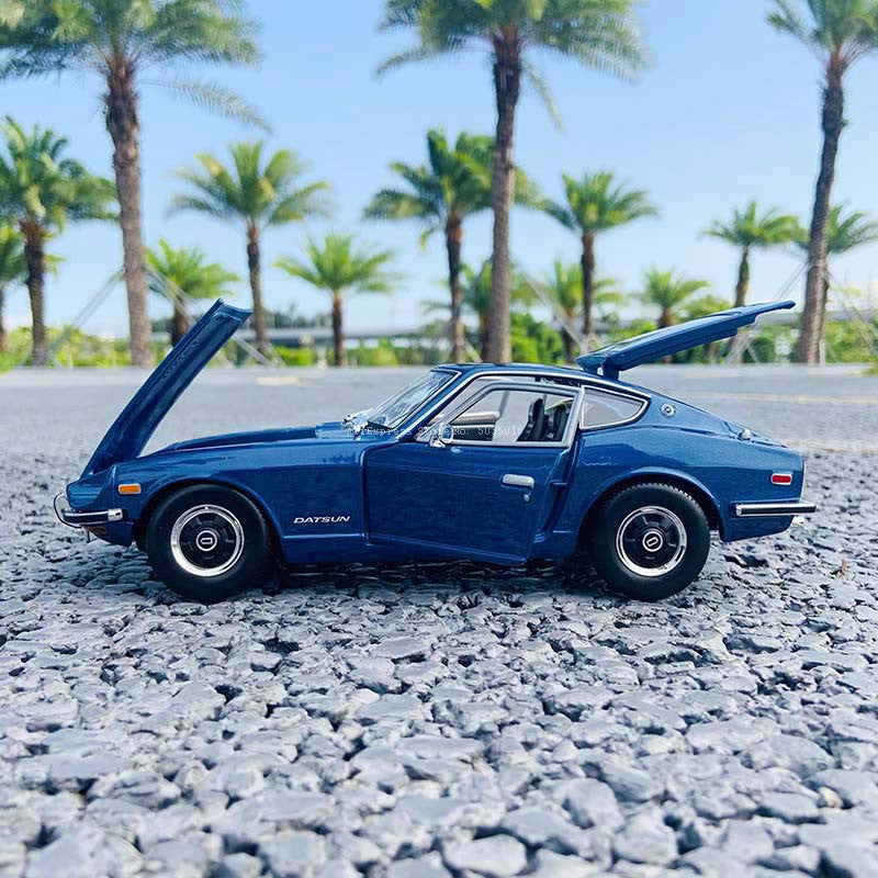 Classic 1971 Datsun 240Z Classic Maisto 1:18 Model Car