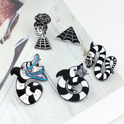 Snake Brooch Constellation Snake Beetlejuice Sandworm Lydia Deets Spider Web Enamel Pin Horror Movie Badge Halloween Jewelry